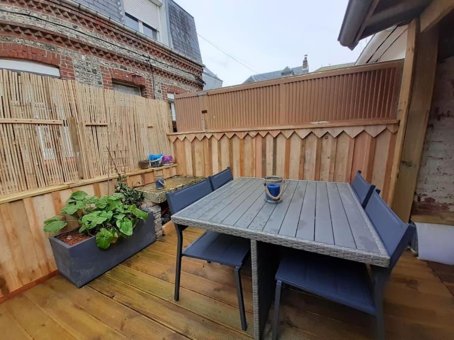 Yport, Maison De Pecheur Avec Jolie Terrasse. Luaran gambar