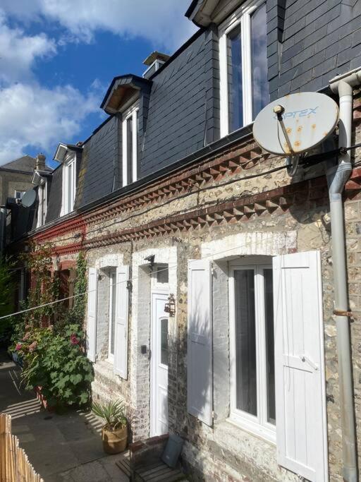 Yport, Maison De Pecheur Avec Jolie Terrasse. Luaran gambar